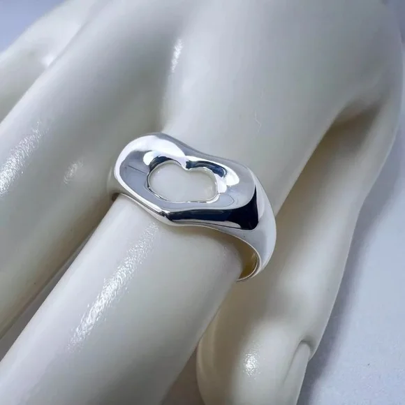 Tiffany & Co. Elsa Peretti Open Heart Ring - Picture 7 of 7